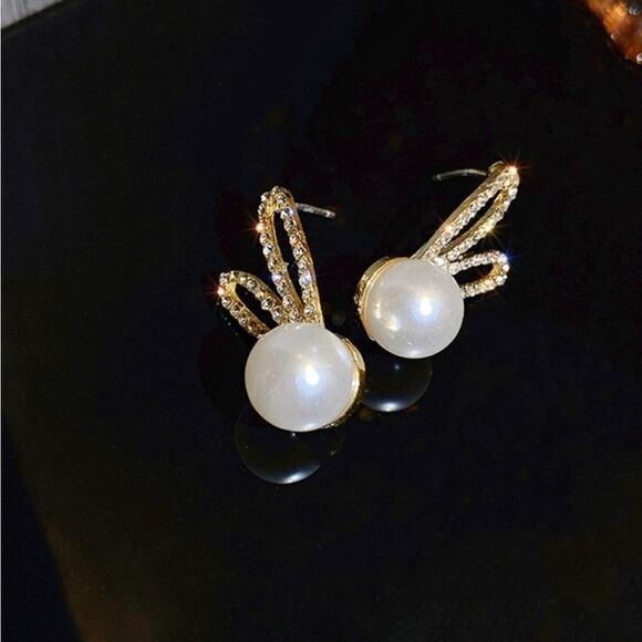 NEW PEARL & CUBIC ZIRCONIA BUNNY EASTER STUD EARRINGS - Picture 3 of 8